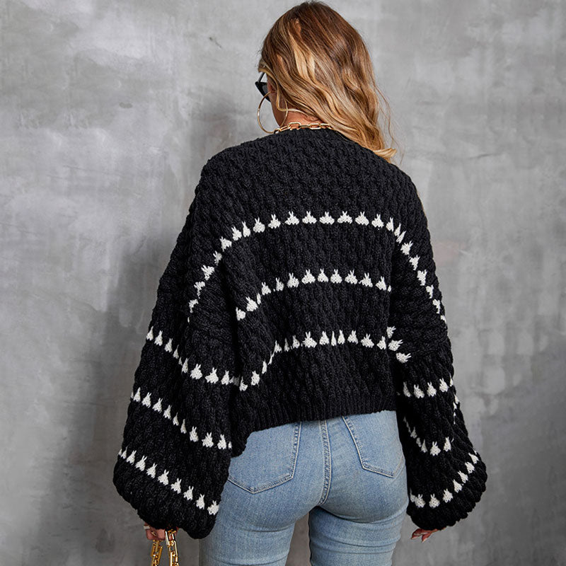 College Heart Motif Balloon Sleeve Black and White Oversized Knit Sweater